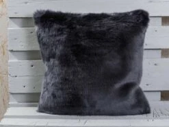 Kissen SHERIDAN Fellkissen Grau 45x45