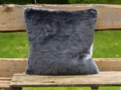 Kissen SHERIDAN Fellkissen Grau 45x45 2 Kissen SHERIDAN Fellkissen Grau 45x45 -Heimtextil Geschäft pad concept kissen sheridan fellkissen grau 45x45 3