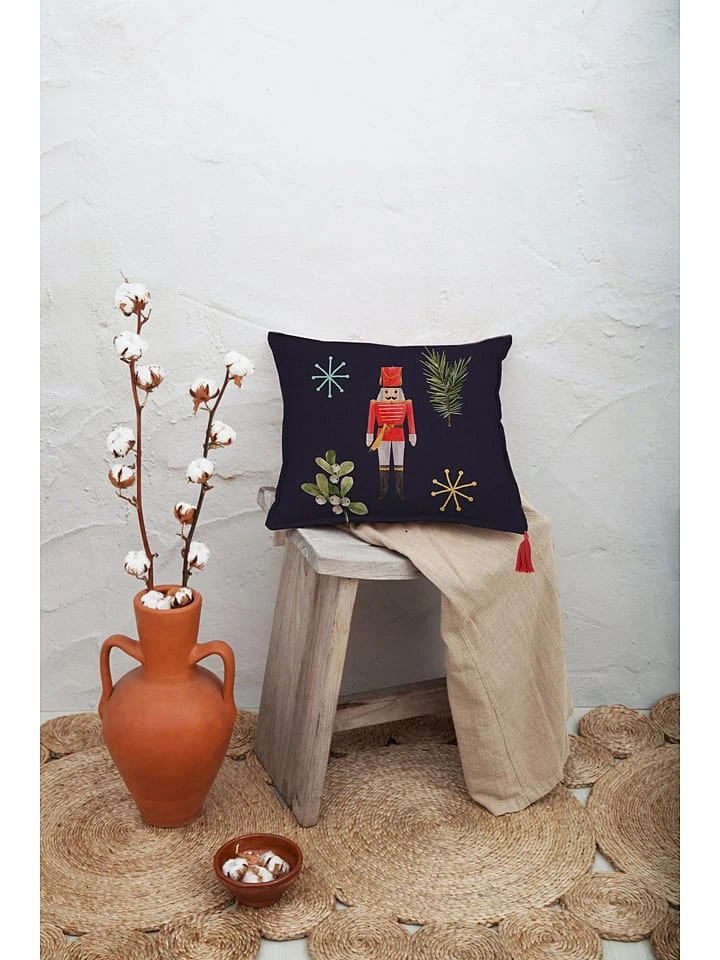 Kissenhülle "Christmas Fairy Tale" in Dunkelblau - (L)45 x (B)45 cm Kissenhülle "Christmas Fairy Tale" In Dunkelblau - (L)45 X (B)45 Cm -Heimtextil Geschäft tierra bella kissenhulle christmas fairy tale in dunkelblau l 45 x b 45 cm 1